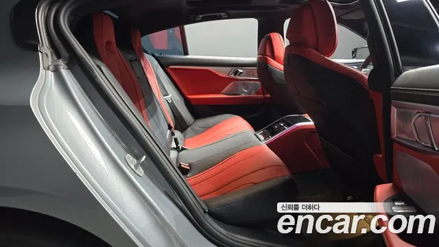 BMW 8 Series G15 — Фото автомобиля 17