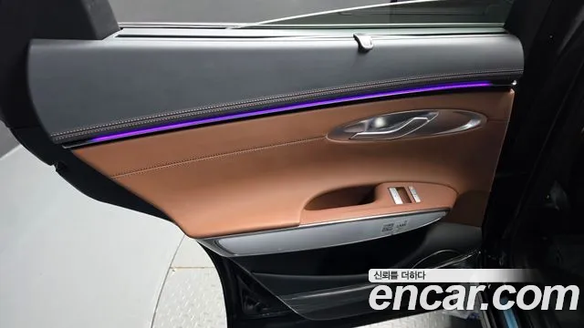 Genesis GV70 — Фото автомобиля 14
