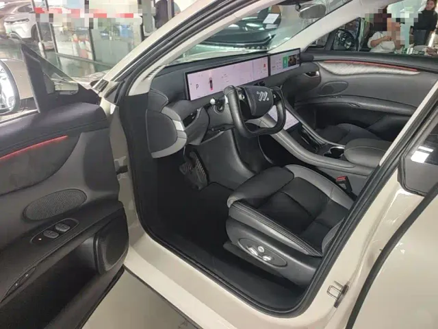 IM Motors LS6 — Фото автомобиля 15