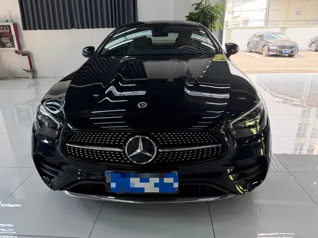 Mercedes-Benz E-Class — Фото автомобиля 2