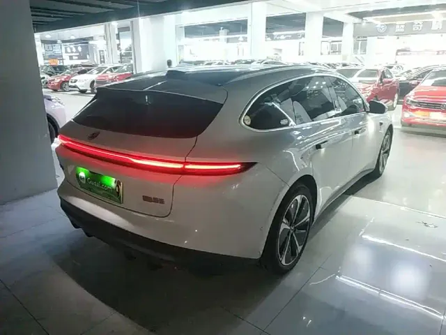 Nio ET5 Touring — Фото автомобиля 6