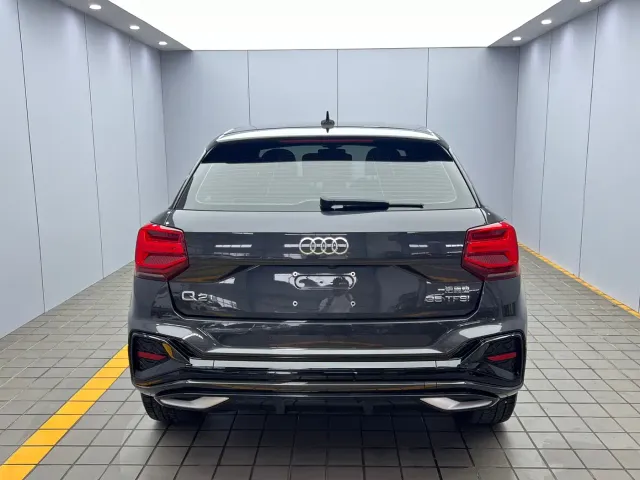 Audi Q2L — Фото автомобиля 5