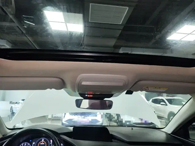 Mazda Axela — Фото автомобиля 17