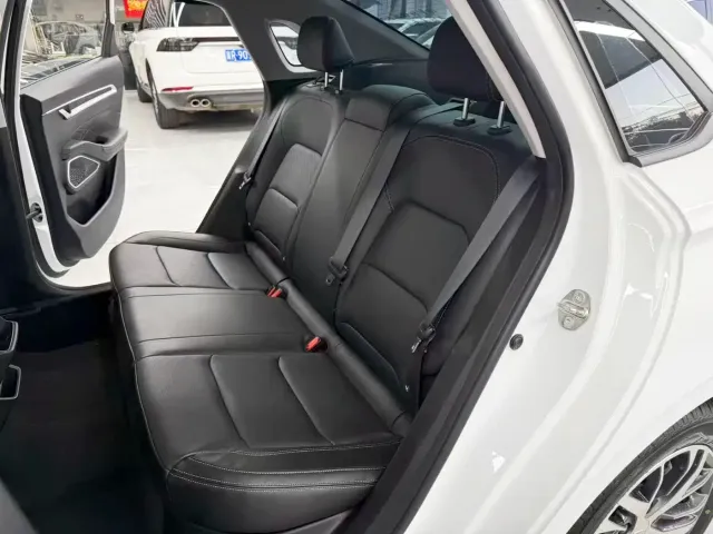 Geely Emgrand 2022 4th Generation 1.5L CVT Elite — Фото автомобиля 13