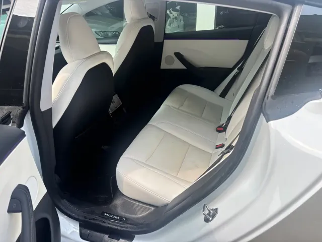 Tesla Model 3 — Фото автомобиля 7