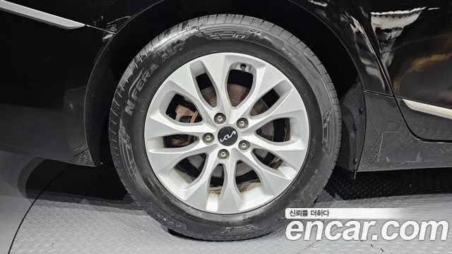 Kia K8 — Фото автомобиля 5