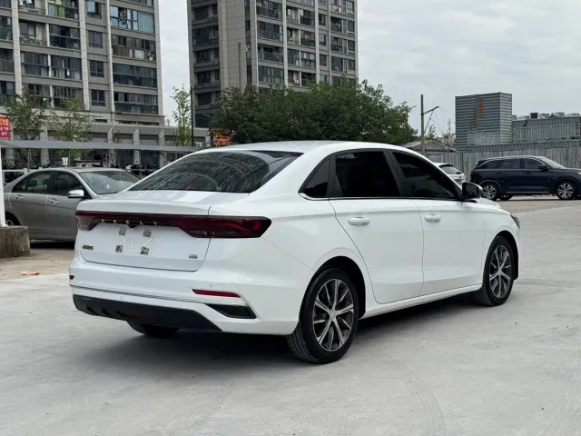 Geely Emgrand — Фото автомобиля 5