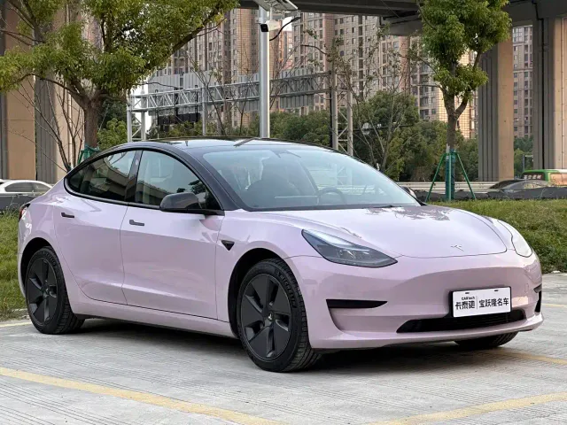 Tesla Model 3 — Фото автомобиля 3