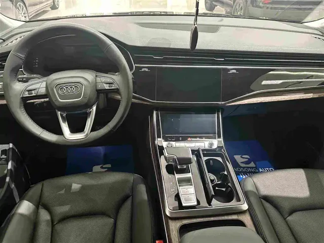 Audi Q7 — Фото автомобиля 15