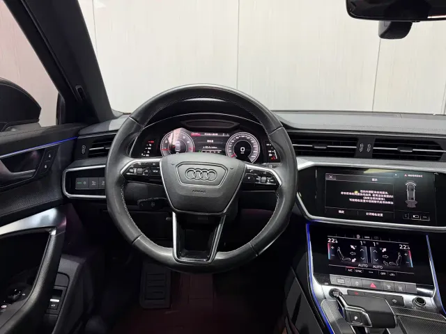 Audi A6L — Фото автомобиля 13