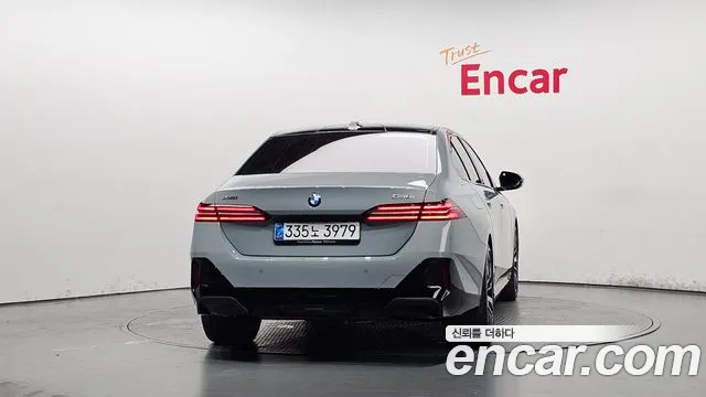 BMW 5-Series 5 серия (G60) 530i xDrive M Sport — Фото автомобиля 4