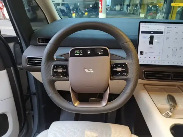 Li Auto MEGA — Фото автомобиля 6
