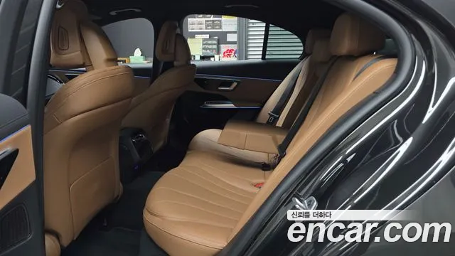 Mercedes-Benz E-Class — Фото автомобиля 4