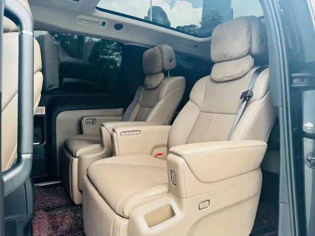 Li Auto MEGA — Фото автомобиля 20