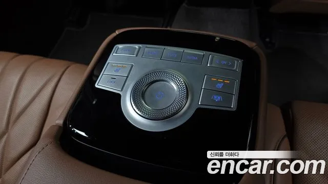 Genesis G80 Бензин 3.5 турбо AWD — Фото автомобиля 8