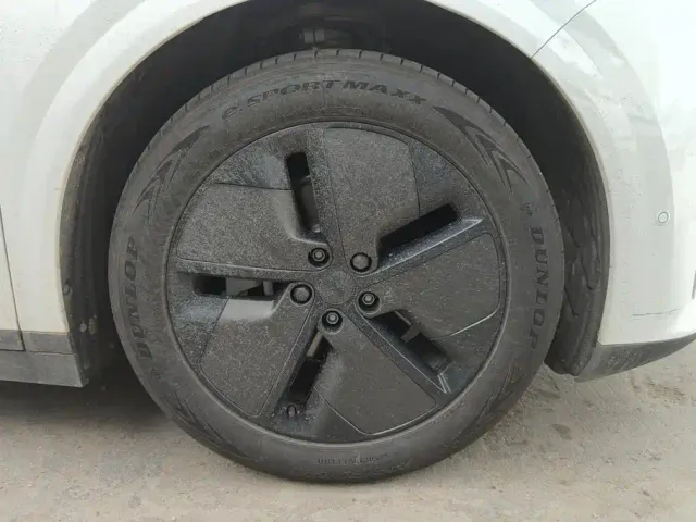 Li Auto i6 — Фото автомобиля 6
