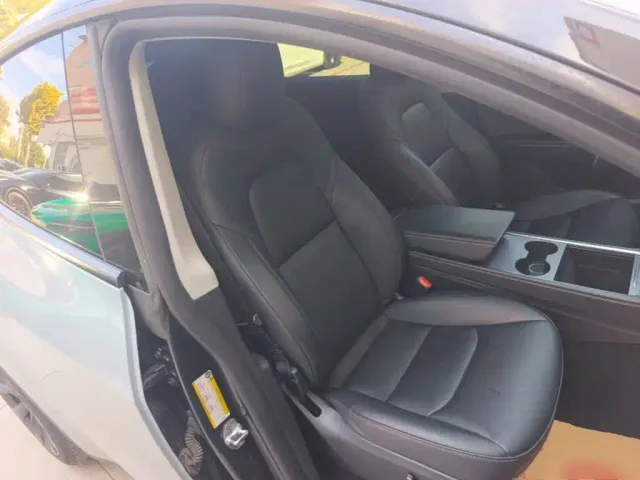 Tesla Model Y — Фото автомобиля 24