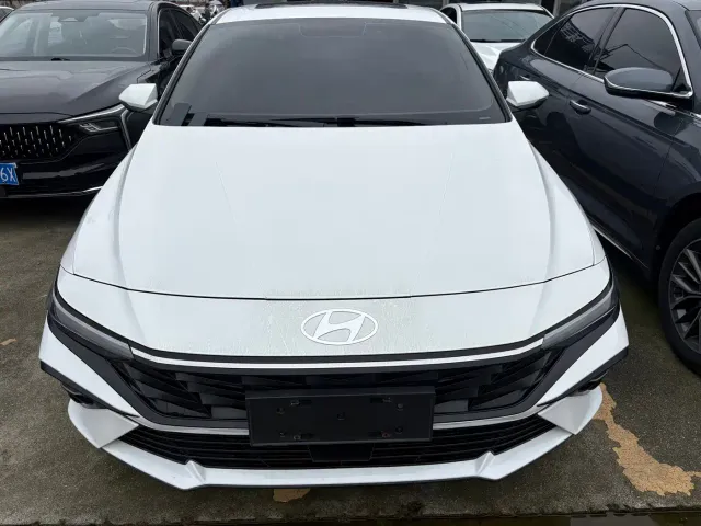 Hyundai Elantra — Фото автомобиля 2