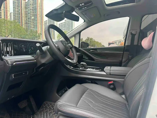 GAC Trumpchi M8 — Фото автомобиля 4