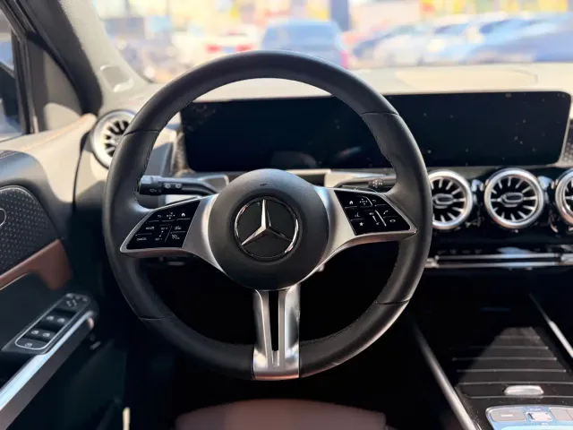 Mercedes-Benz EQB — Фото автомобиля 19