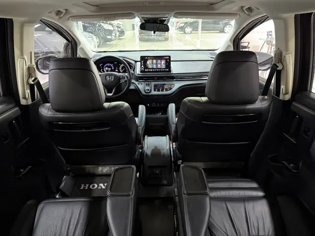 Honda Elysion — Фото автомобиля 17