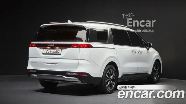Kia Canival Carnival 4 поколение Бензин 9 мест Signature — Фото автомобиля 2