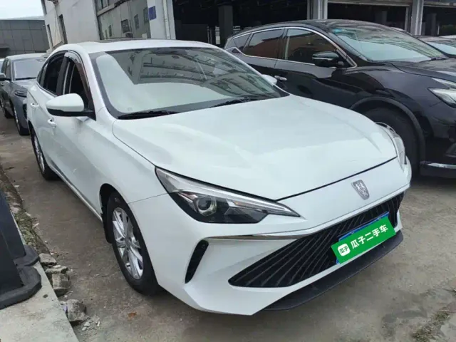 Roewe i5 — Фото автомобиля 3