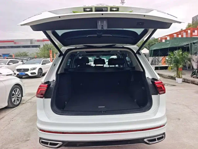 Volkswagen Tiguan L PHEV — Фото автомобиля 18