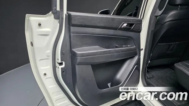 KG_Mobility_Ssangyong Rexton Новый Rexton Sport Khan Дизель 2.2 4WD — Фото автомобиля 20