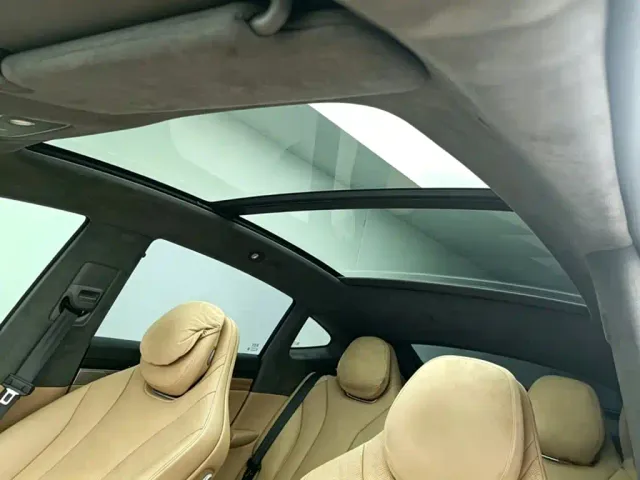 Zhijie Luxeed R7 2024 Pure Electric 667km Max — Фото автомобиля 10
