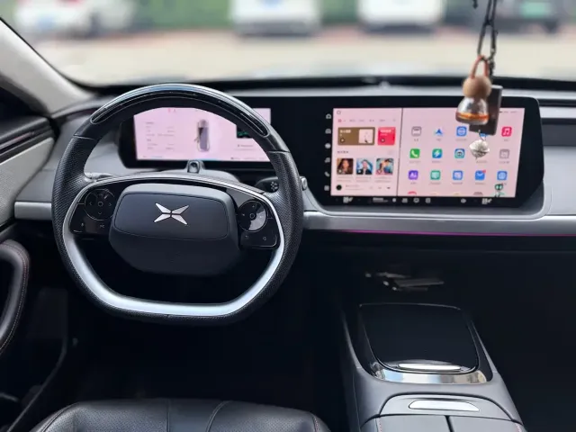 Xpeng P7 — Фото автомобиля 9