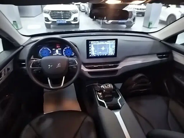 Hongqi E-QM5 — Фото автомобиля 9