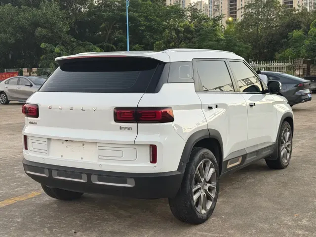 Geely ICON — Фото автомобиля 9