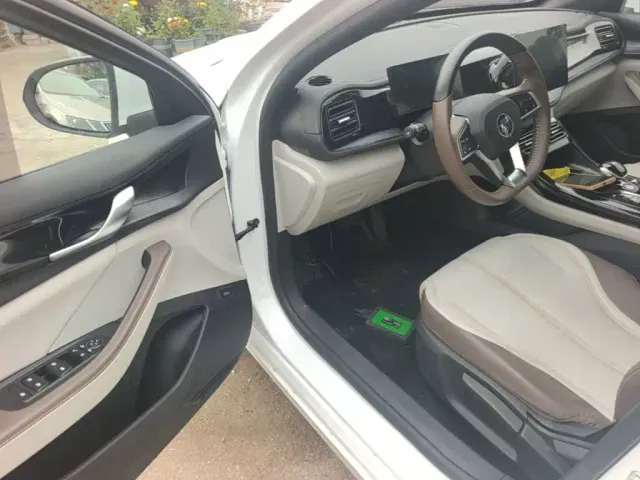 BYD Qin PLUS — Фото автомобиля 15