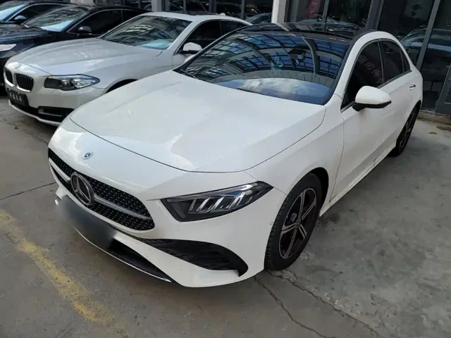 Фотография автомобиля — Mercedes-Benz A-Class