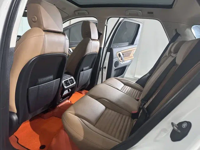 Land Rover Discovery Sport — Фото автомобиля 15