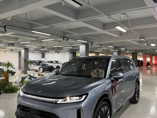 Фотография автомобиля — Huajing Baojun S