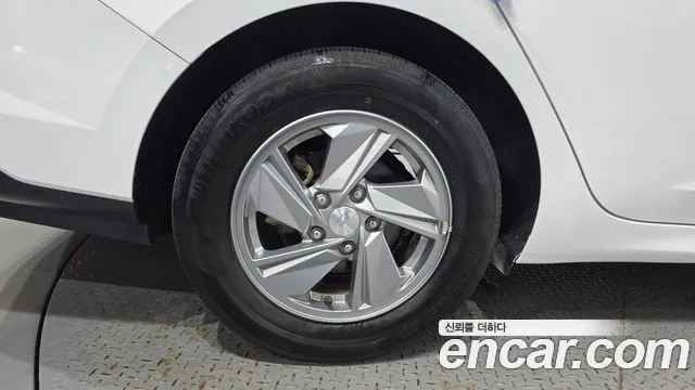 Hyundai Avante CN7 — Фото автомобиля 5