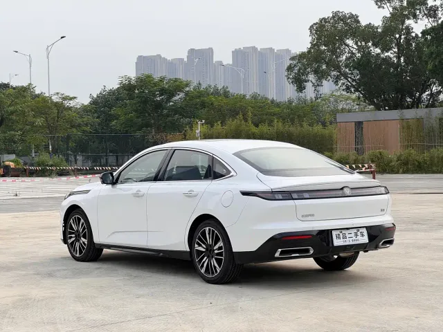 Changan Eado — Фото автомобиля 4