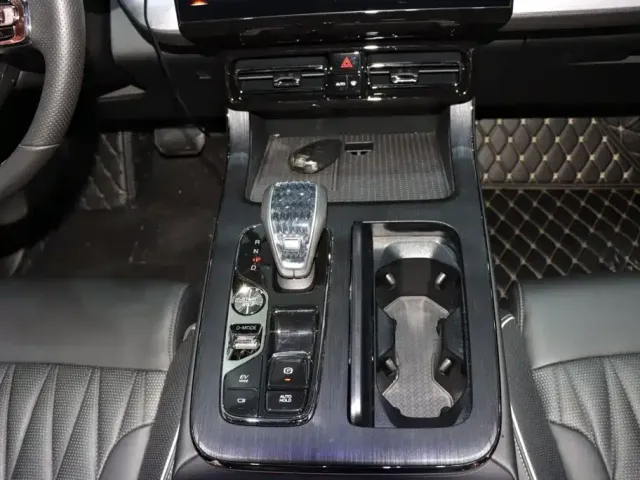GAC Trumpchi GS8 — Фото автомобиля 15