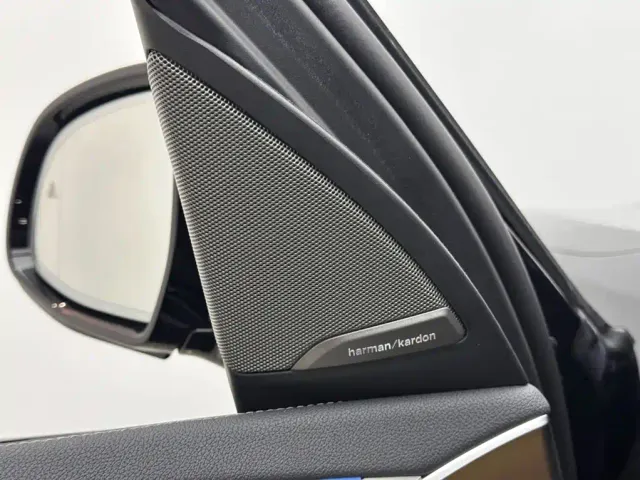 BMW iX3 — Фото автомобиля 16