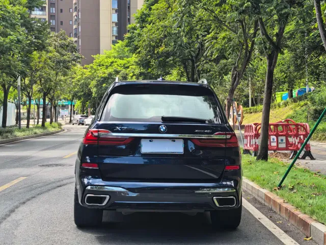 BMW X7 — Фото автомобиля 10