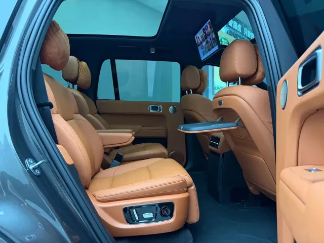 Li Auto L9 — Фото автомобиля 8