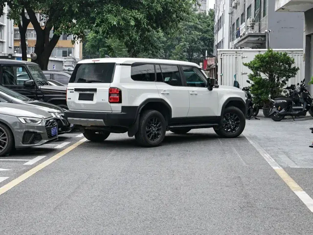 Toyota Prado — Фото автомобиля 13