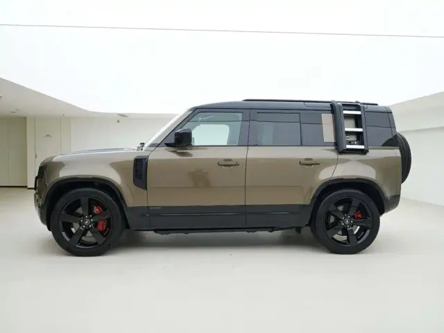 Land Rover Defender — Фото автомобиля 3