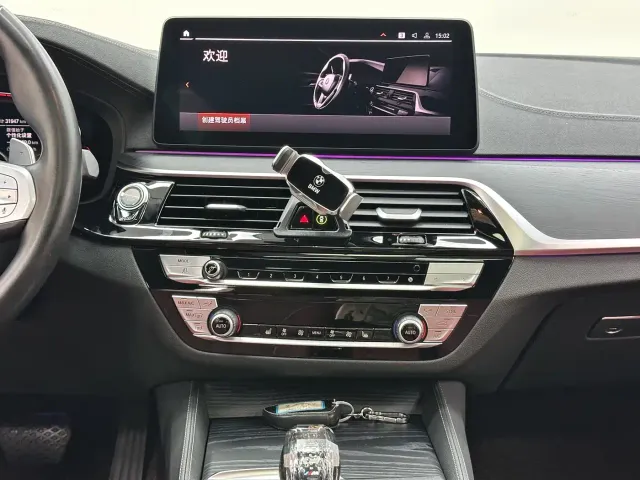 BMW 5 Series — Фото автомобиля 21