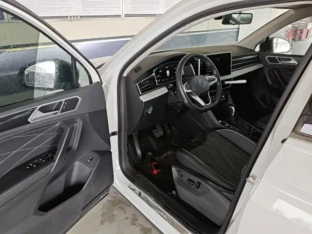 Volkswagen Tiguan L — Фото автомобиля 15