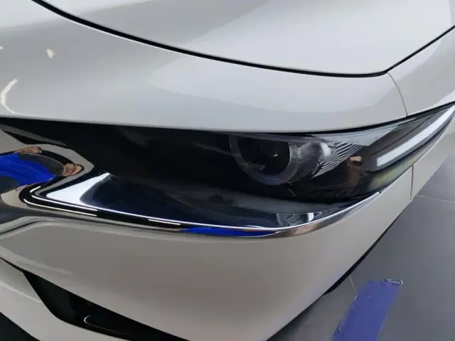 Mazda Axela — Фото автомобиля 5
