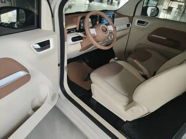 Wuling Hongguang Mini EV — Фото автомобиля 15