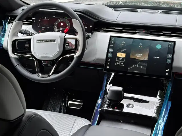 Land Rover Range Rover Sport — Фото автомобиля 9